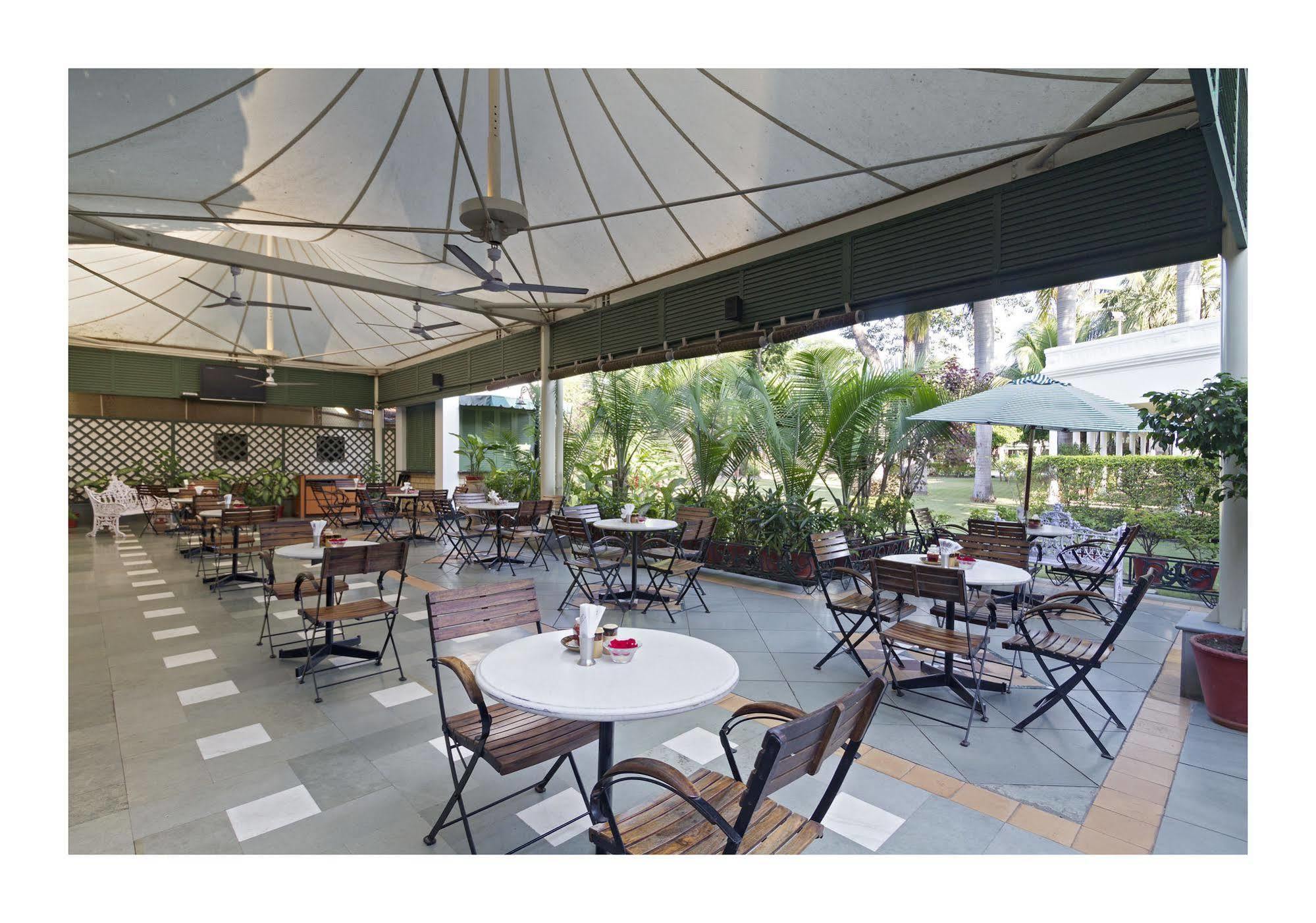 Jehan Numa Palace Hotel Bhopal Zewnętrze zdjęcie